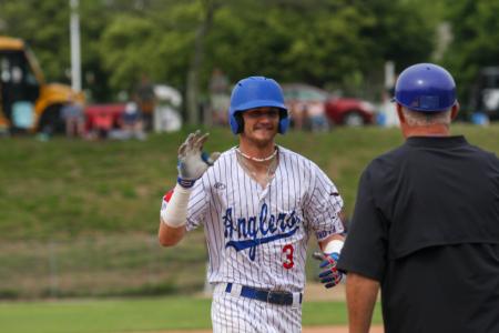 Chatham rides six-run eighth inning to clinch consecutive wins, defeats Wareham 7–2